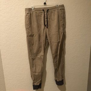American Eagle Khaki Joggers / jogger pants